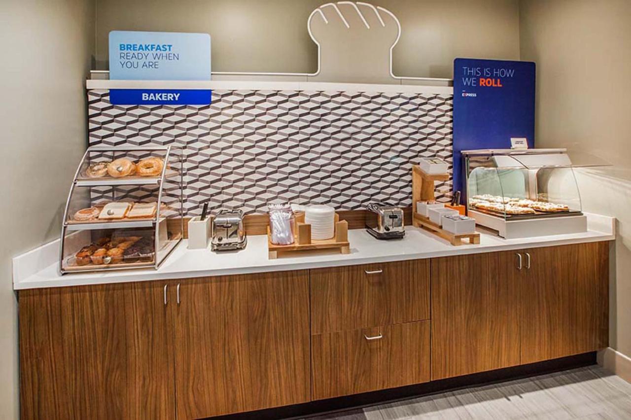 Holiday Inn Express & Suites - Ann Arbor - University South By Ihg Exteriör bild