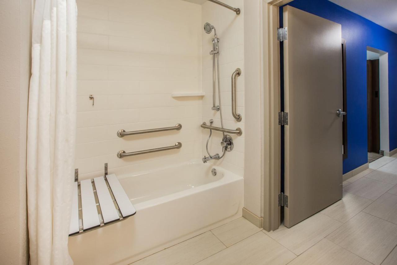 Holiday Inn Express & Suites - Ann Arbor - University South By Ihg Exteriör bild